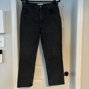 Abercrombie & Fitch Ultra High Rise 90s straight Jean. 29 extra short